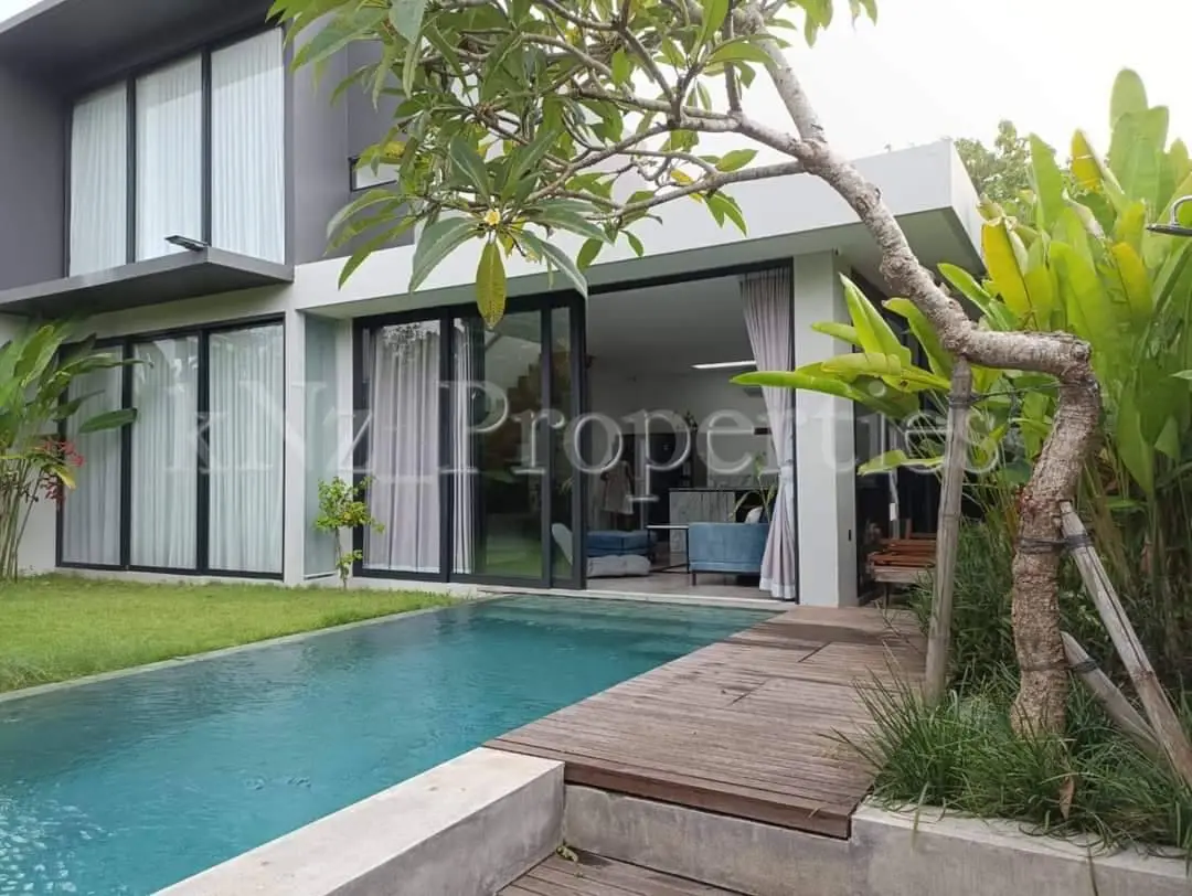 Spacious and Cozy Villa with Minimalist style
