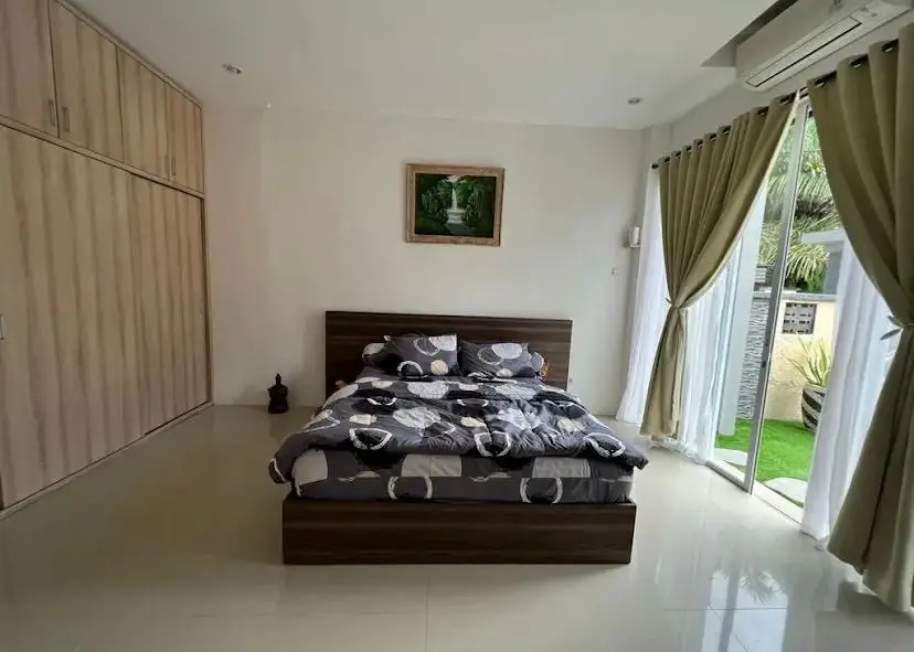 3 Bedroom 4 Bathroom — image 2