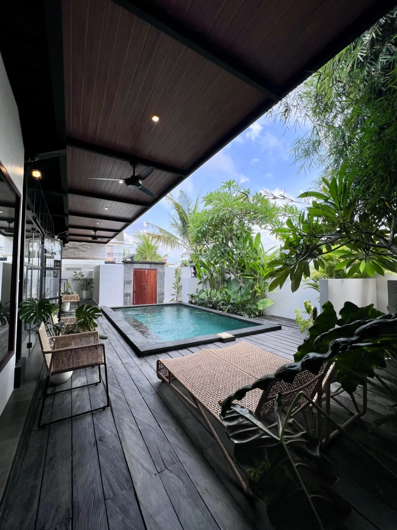 2 BEDROOM VILLA IN CANGGU (LOWER PRICE FOR THE CONSTRUCTION AROUND THE AREA)