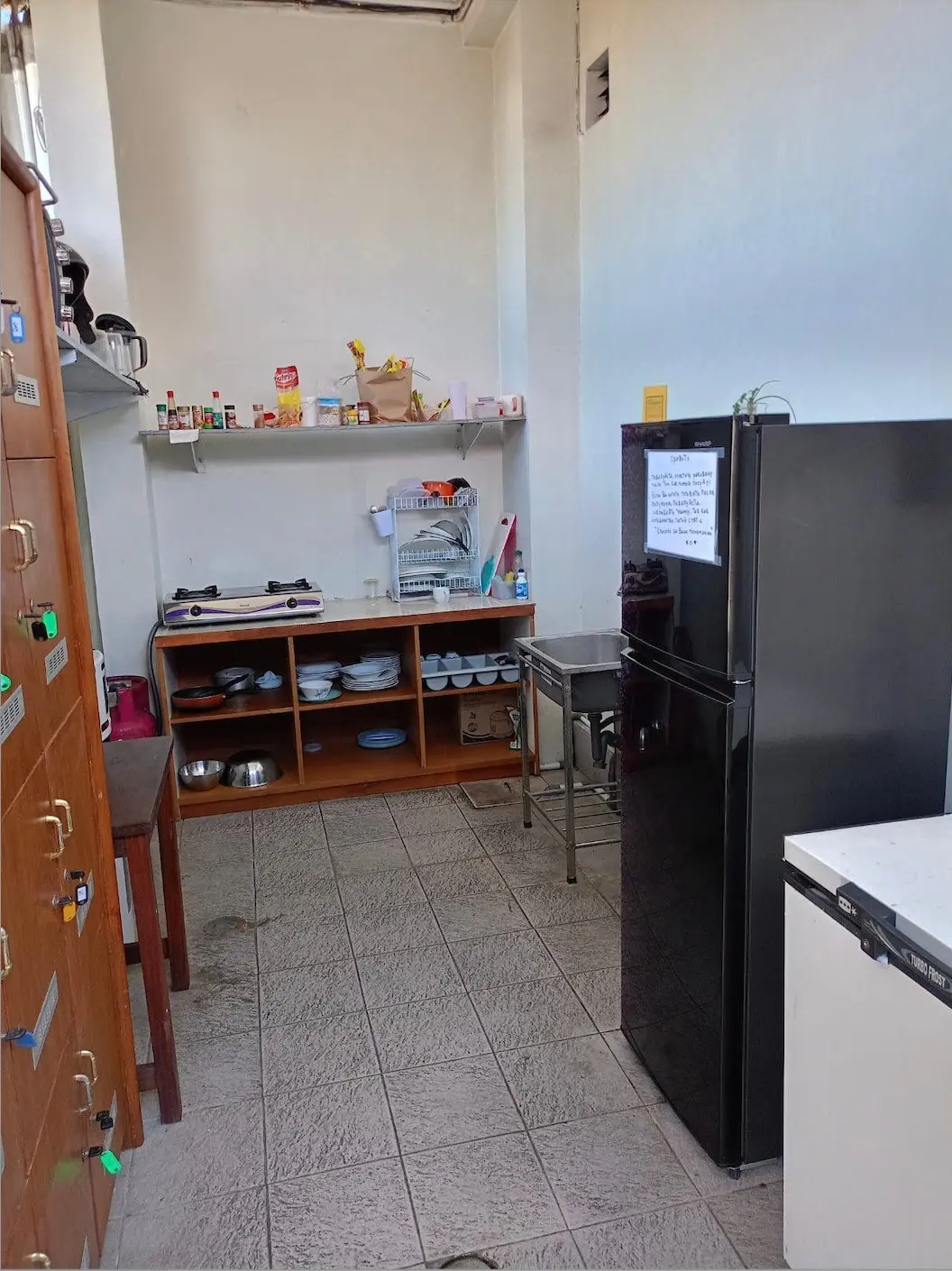 1 Room at Jalan Pantai Batu Bolong — image 4