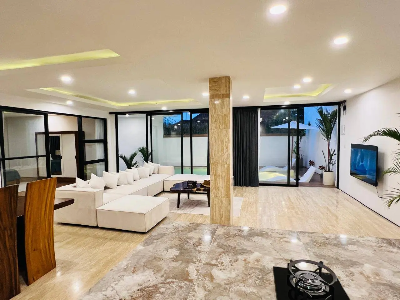 Luxury 5BR Villa at Uluwatu Jimbaran — image 2