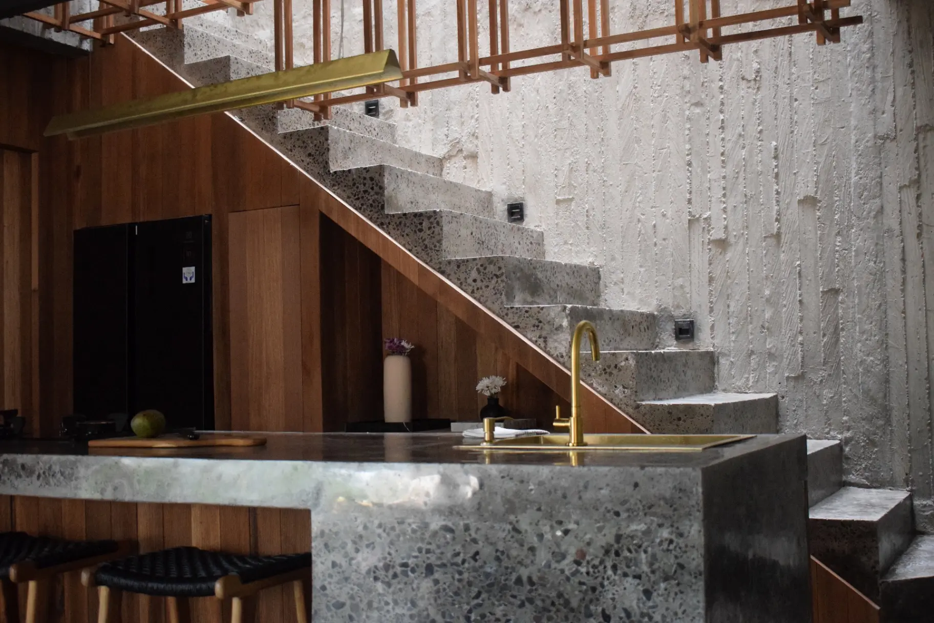 Designer villa by the ocean — image 2