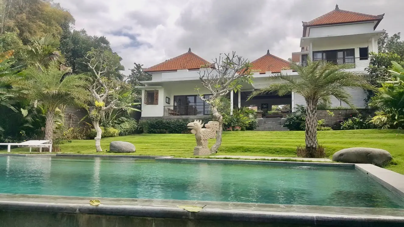 4 bedrooms villa in Pererenan — image 1