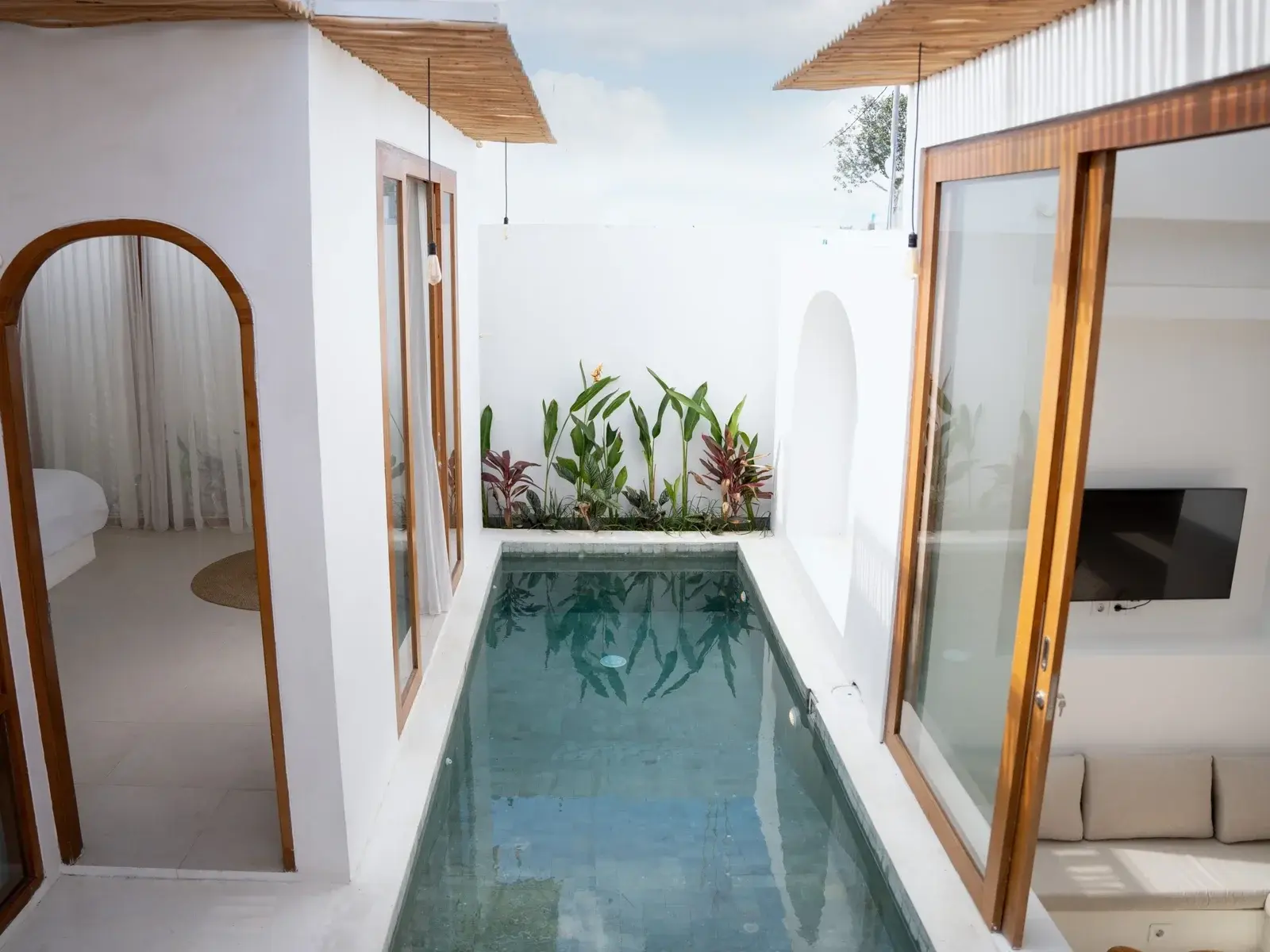 Modern 2 Bedroom Villa with Rooftop in Pererenan