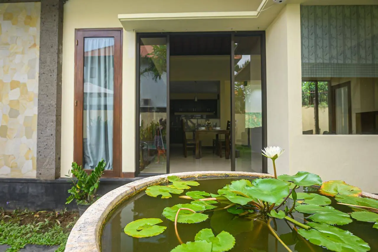 3 Bedroom Villa In Sanur walking to beach for Yearly Rent — image 1
