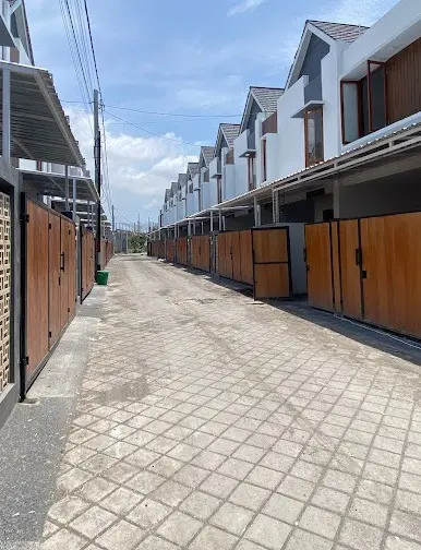 House For Rent at Denpasar Near Sunset Road Kerobokan Seminyak Cozy calm area rice field views and no construction nearby — image 4