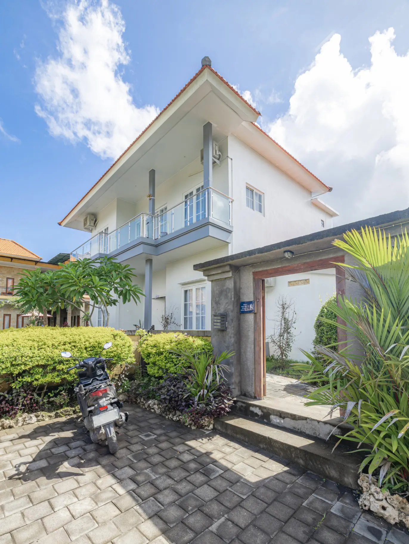 Villa Suri