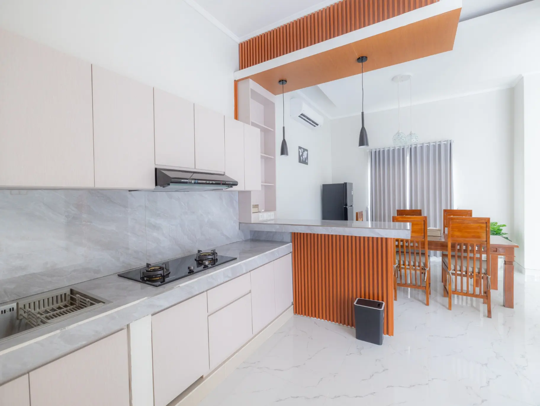 Villa Suri — image 1