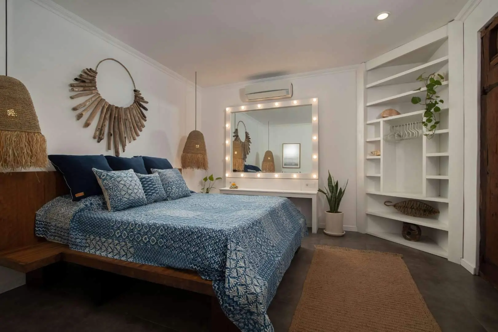Oceanfront Apartment - Kedungu — image 4