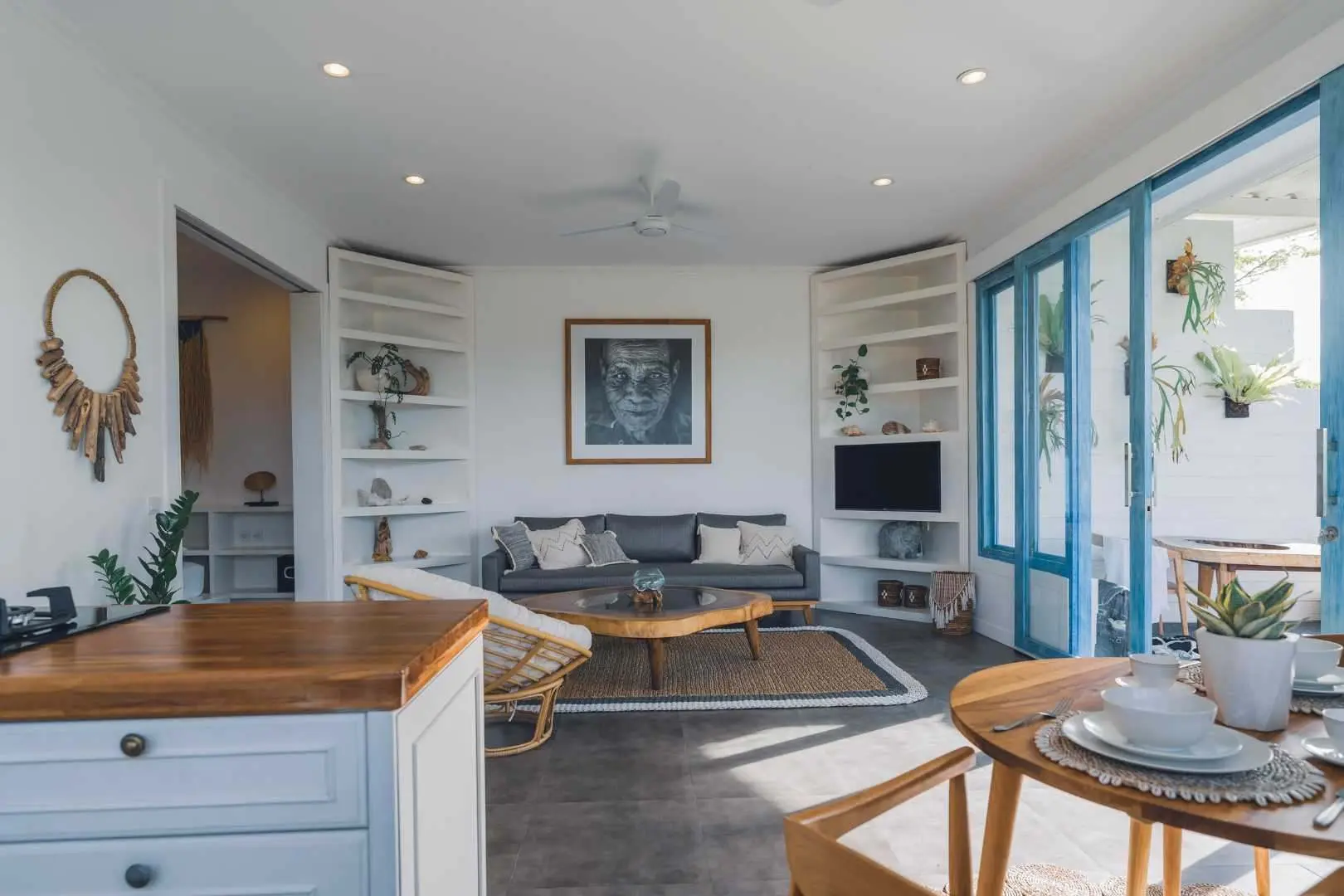 All Included - Cozy Beachfront Apartment - Beach View — image 4