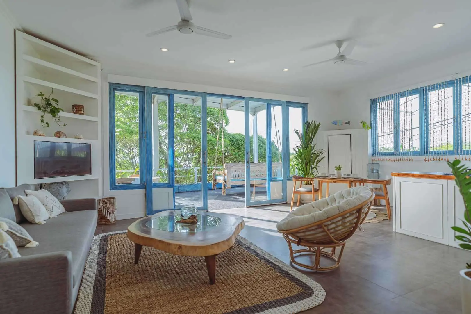 All Included - Cozy Beachfront Apartment - Beach View