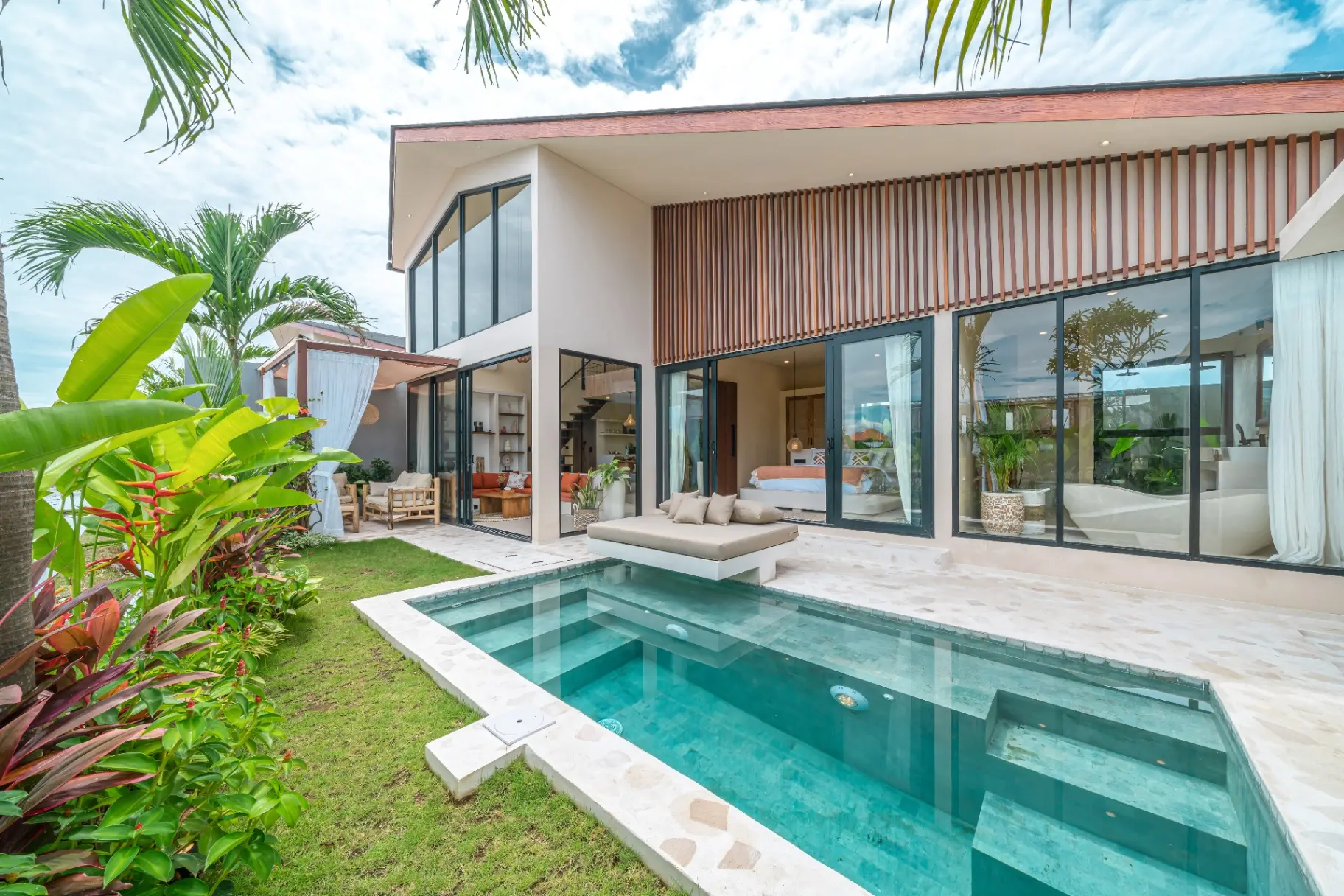 Ayo - La Vida : Sophisticated 2BR Villa Beachside Escape!