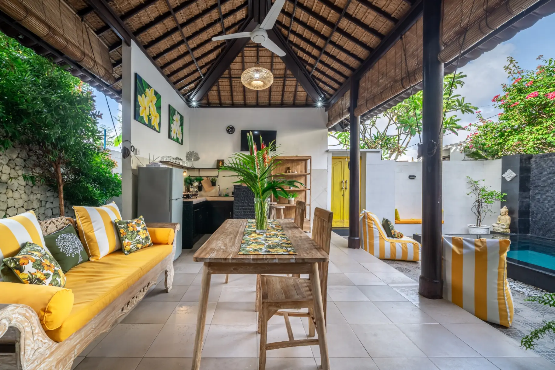 AVAILABLE MARCH 9TH IN JIMBARAN enclosed living with pool — image 1