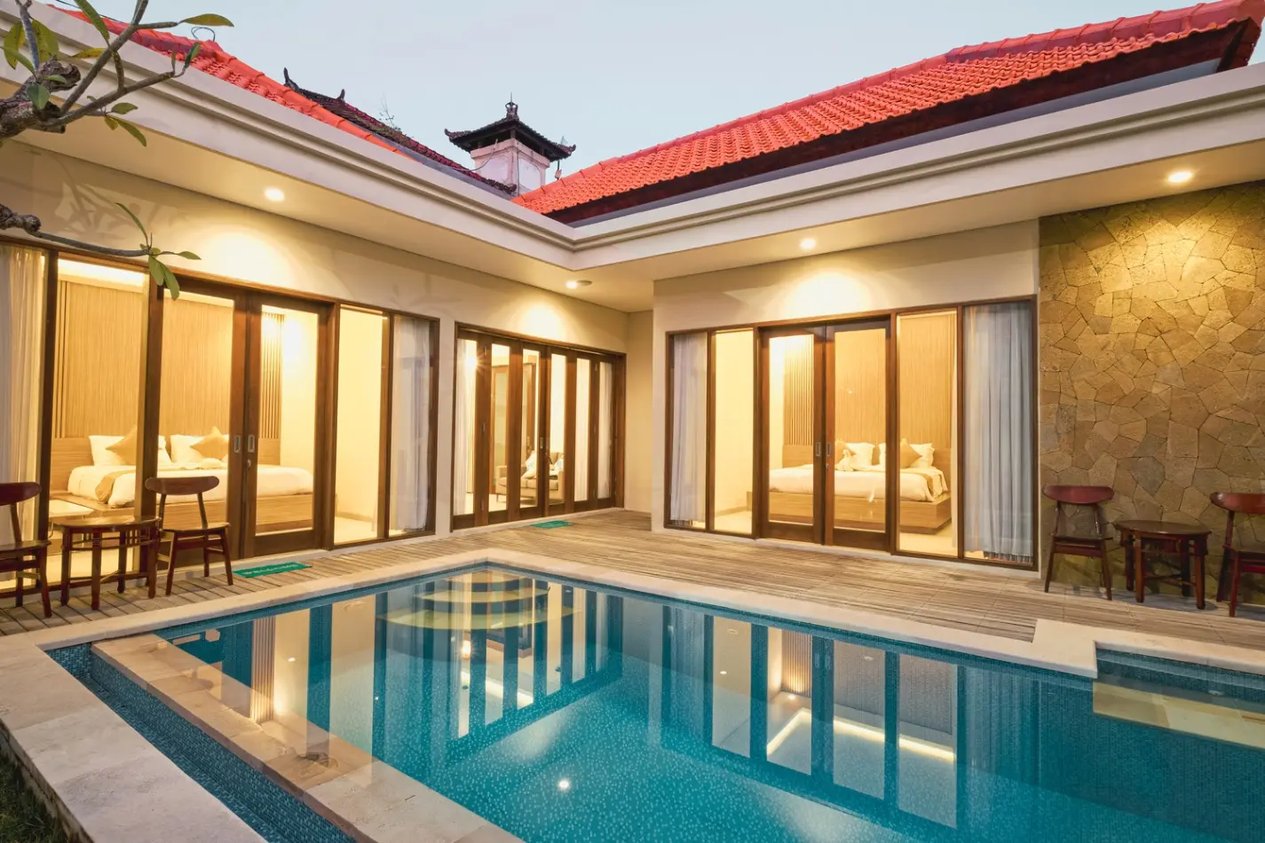 CONVENIENT VILLA