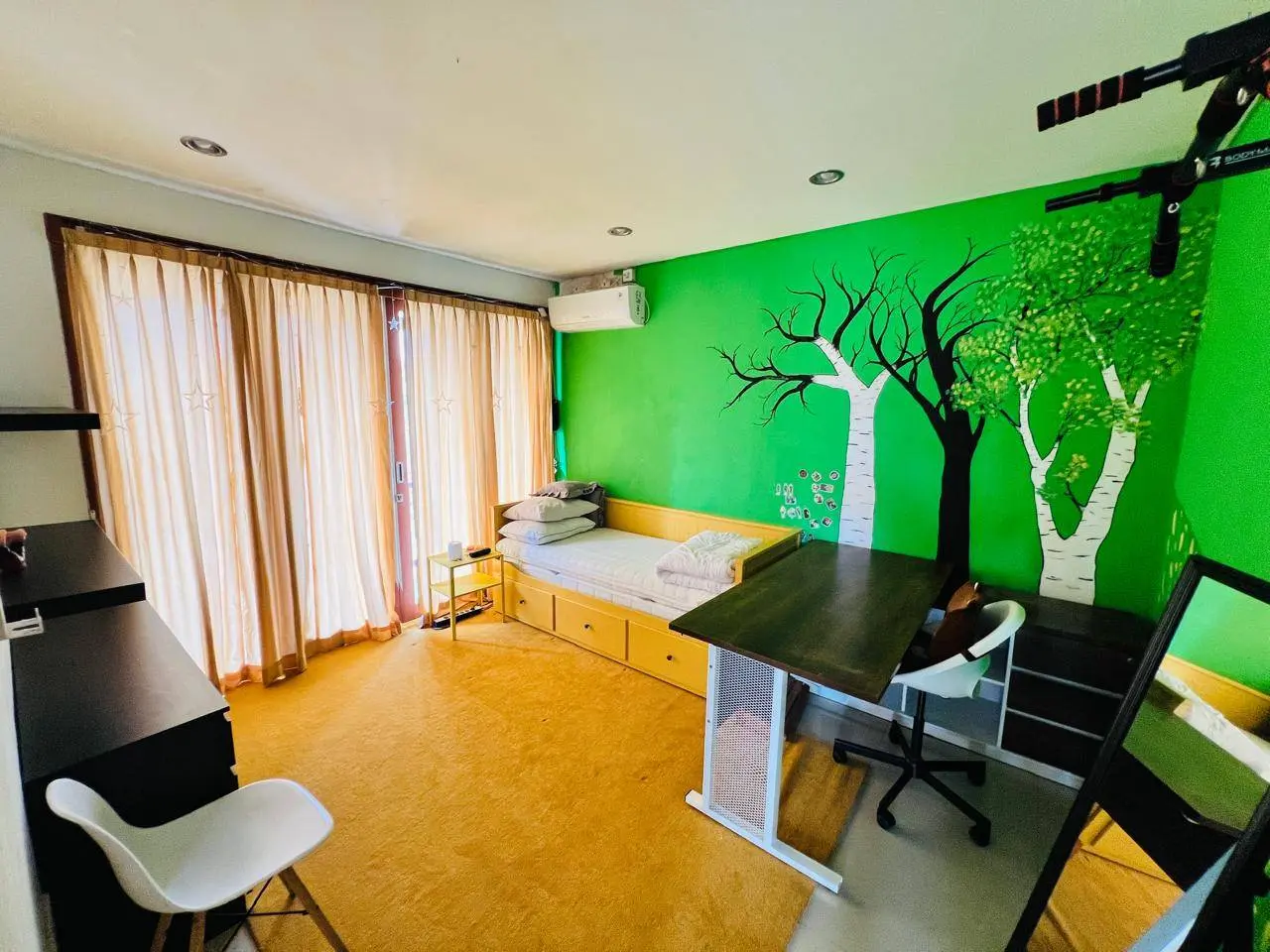 3 bedroom + office Private villa in complex Kerobokan Quiet area and No Construction nearby Close to Canggu and Seminyak — image 2