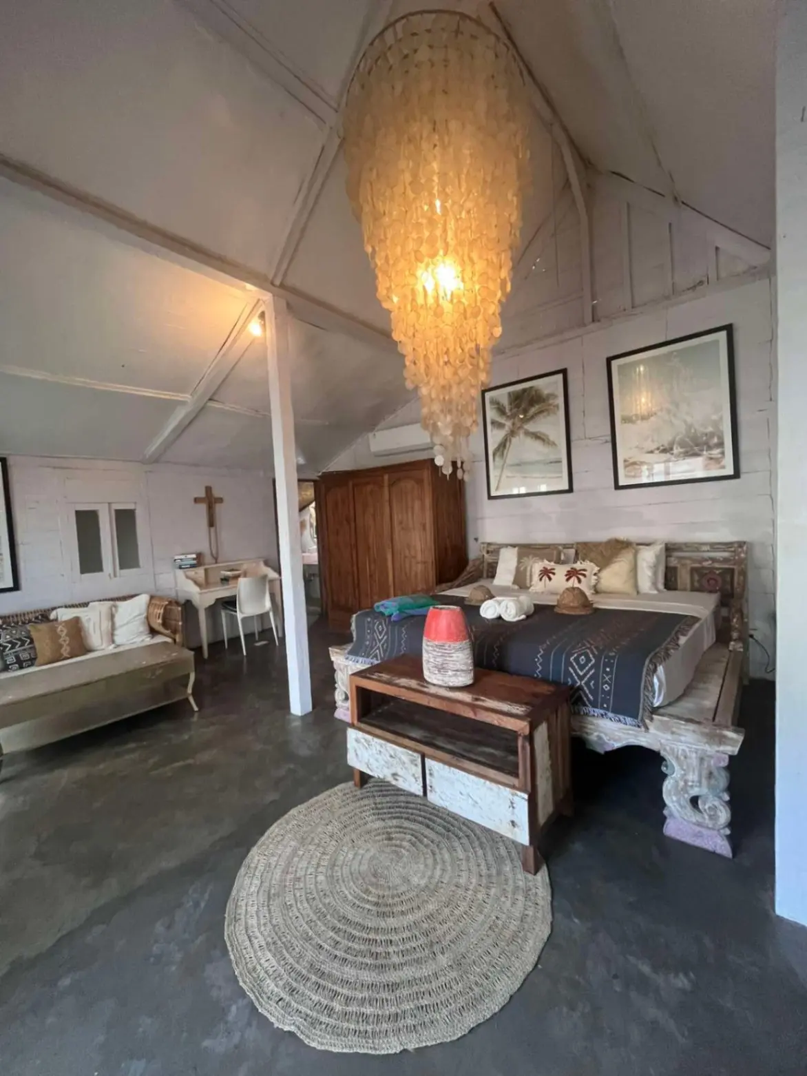UMALAS Private 1 Bedroom Joglo with pool studio typo House