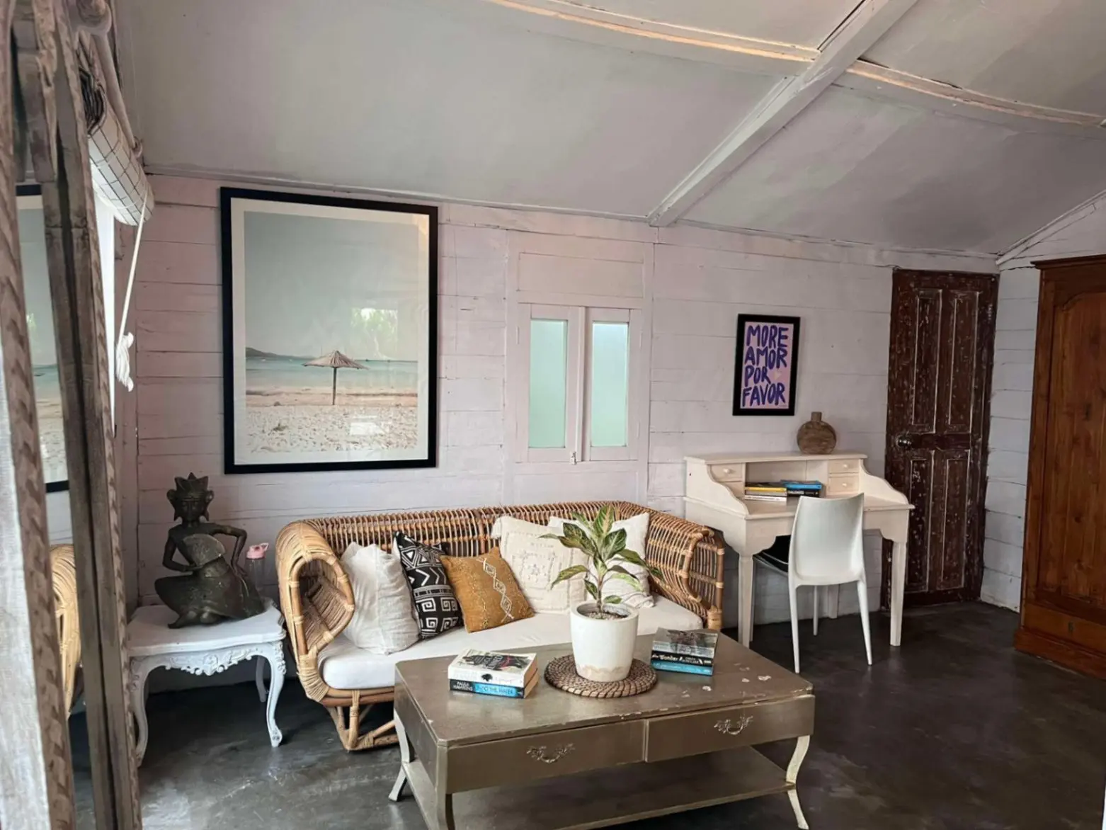 UMALAS Private 1 Bedroom Joglo with pool studio typo House — image 2