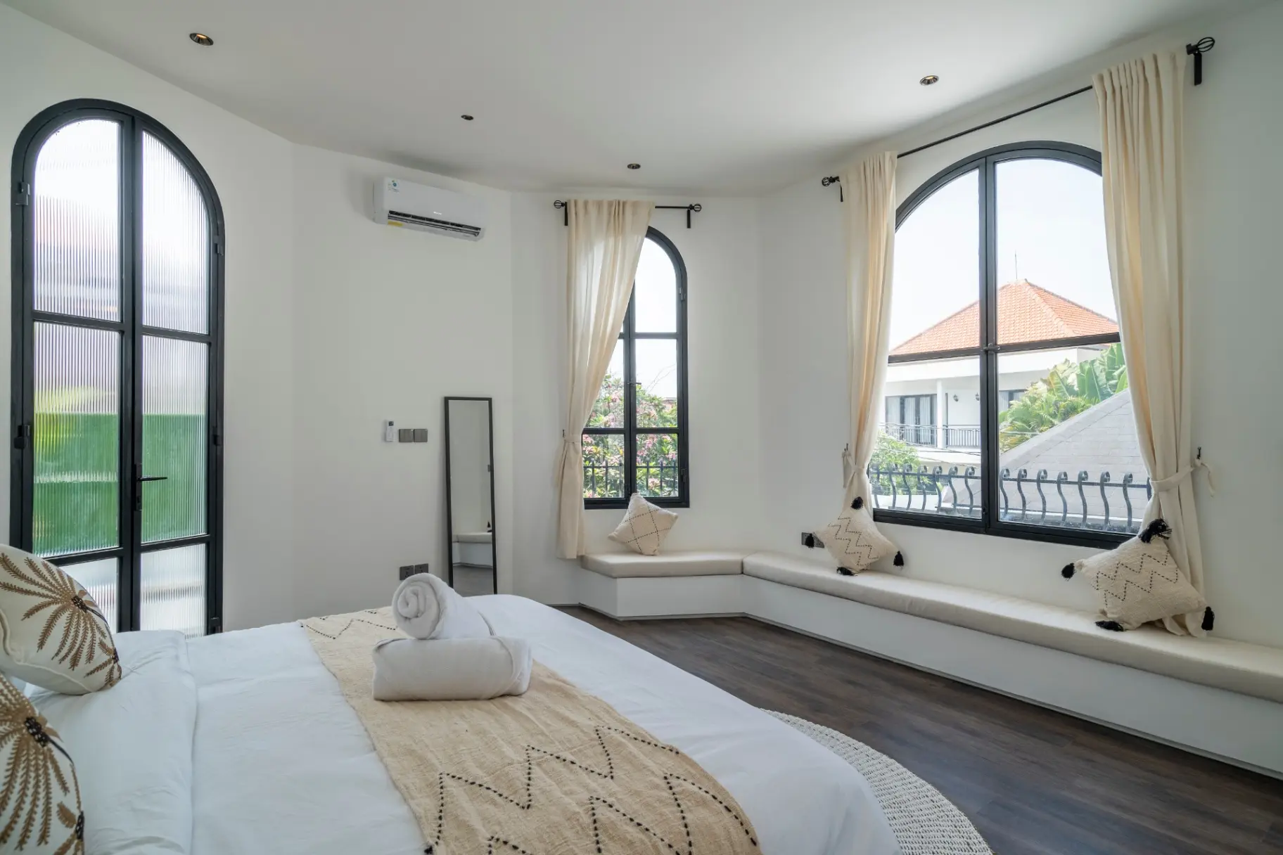 3 bedroom near Finn's/Atlas — image 2