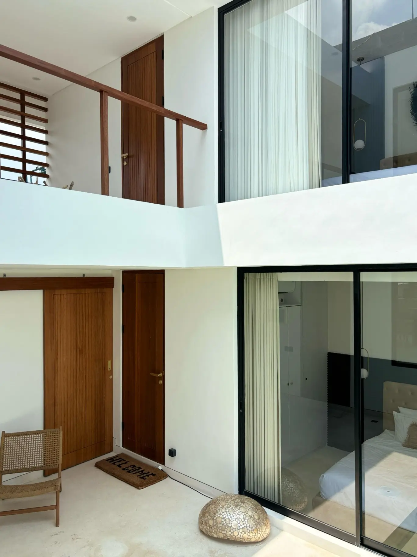 Modern Stylish 2-BR Villa in Buduk — image 3