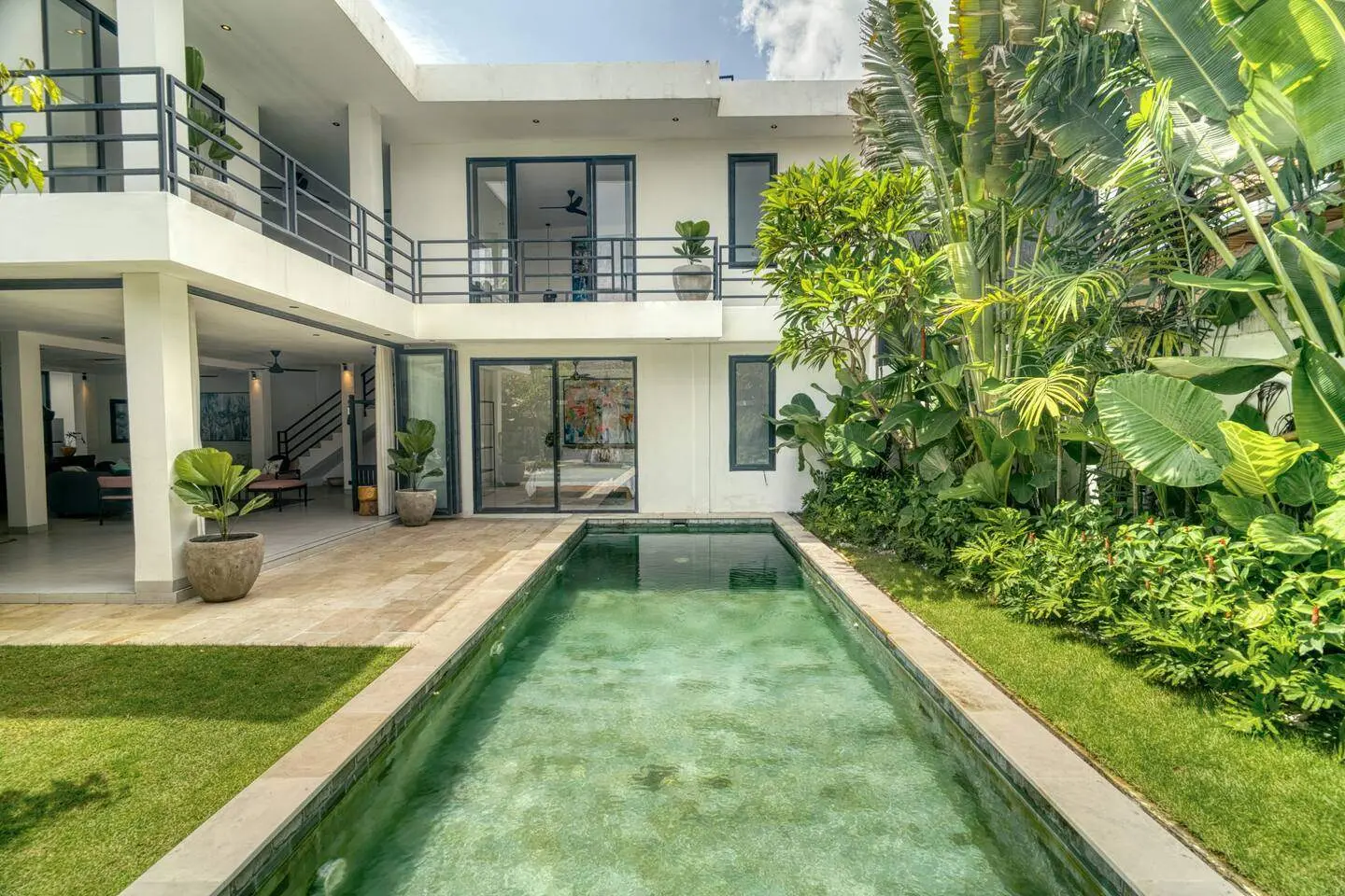 Stylish family villa in the heart of Berawa Canggu🏝 — image 1