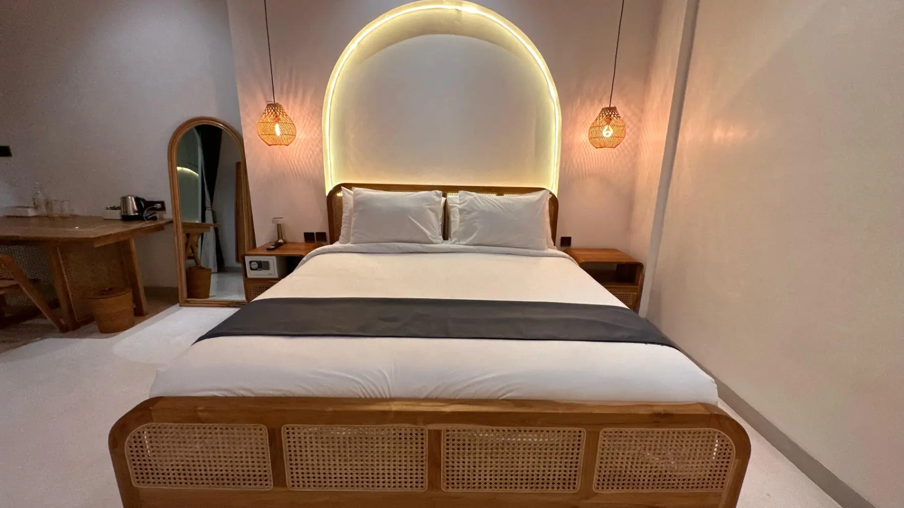 Stylish 2BR Escape – Walk to Berawa Beach — image 2