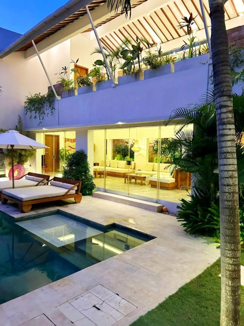 Villa with garden in Pererenan Canggu