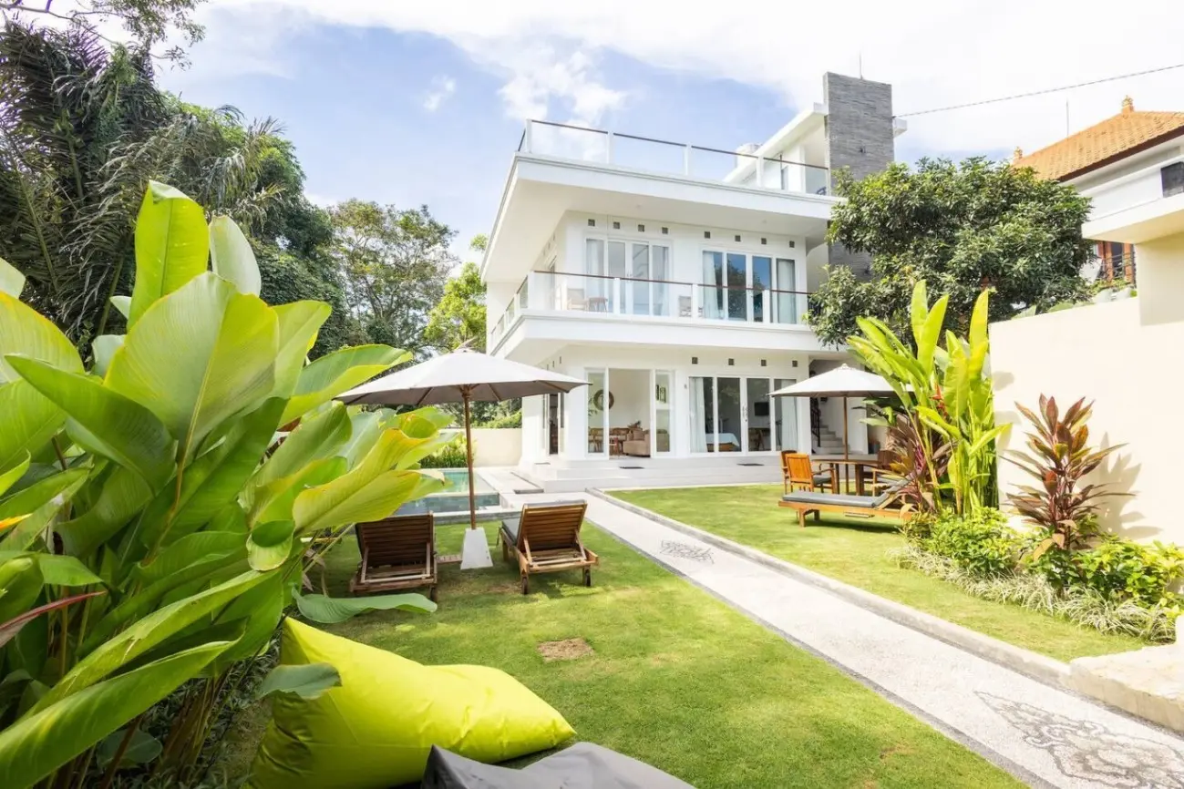 Spacious 3BR Villa - Centre of Canggu