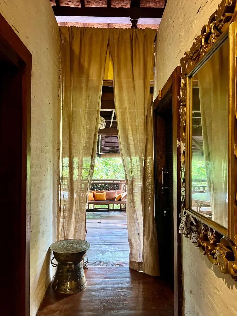 Prime Uluwatu Location – Shared Traditional Villa with Jungle Views