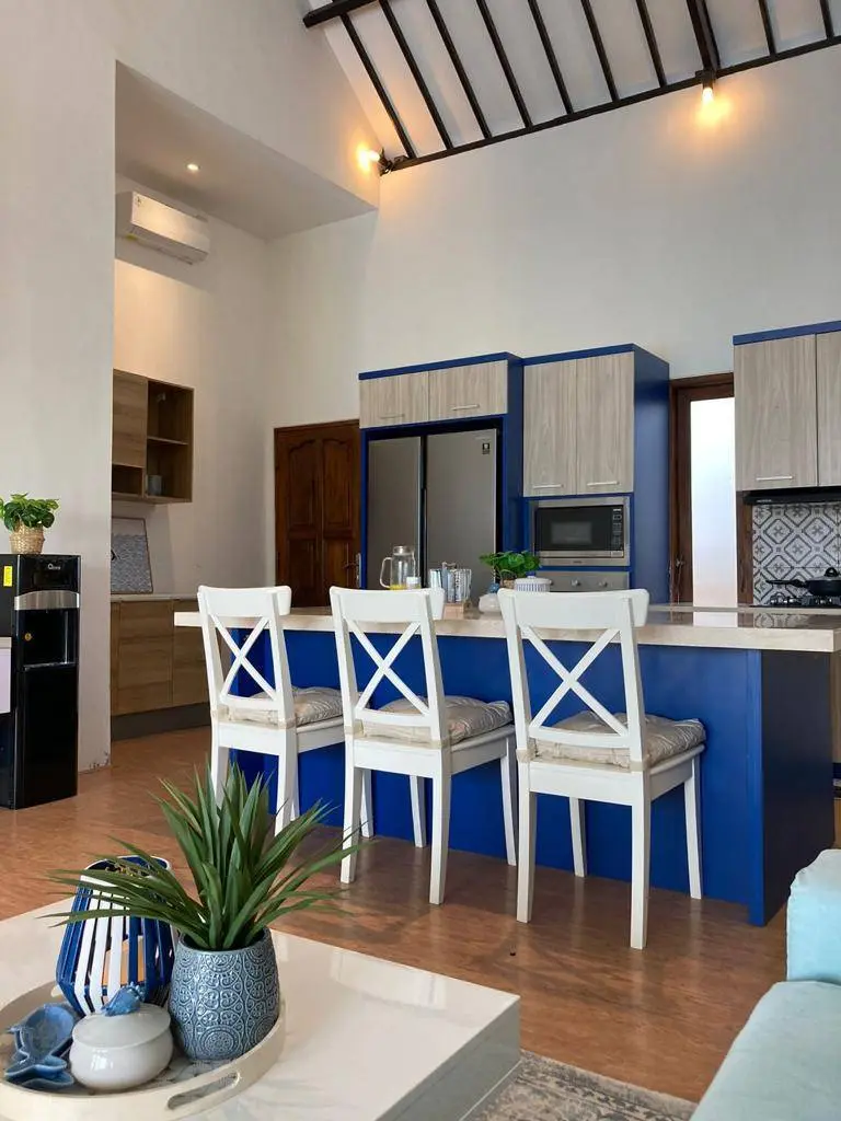 TROPICAL VILLA FOR RENT UMALAS NORTH KUTA BADUNG — image 1