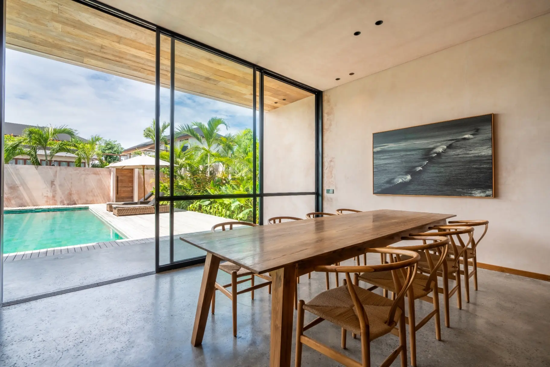 Modern & Beautiful 4-Bedroom Family Villa with Spacious Garden in Pererenan — image 2