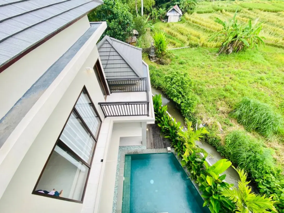 MODERN 3 BEDROOMS VILLA WITH PEACEFUL RICEFIELD VIEW IN CEMAGI — image 1