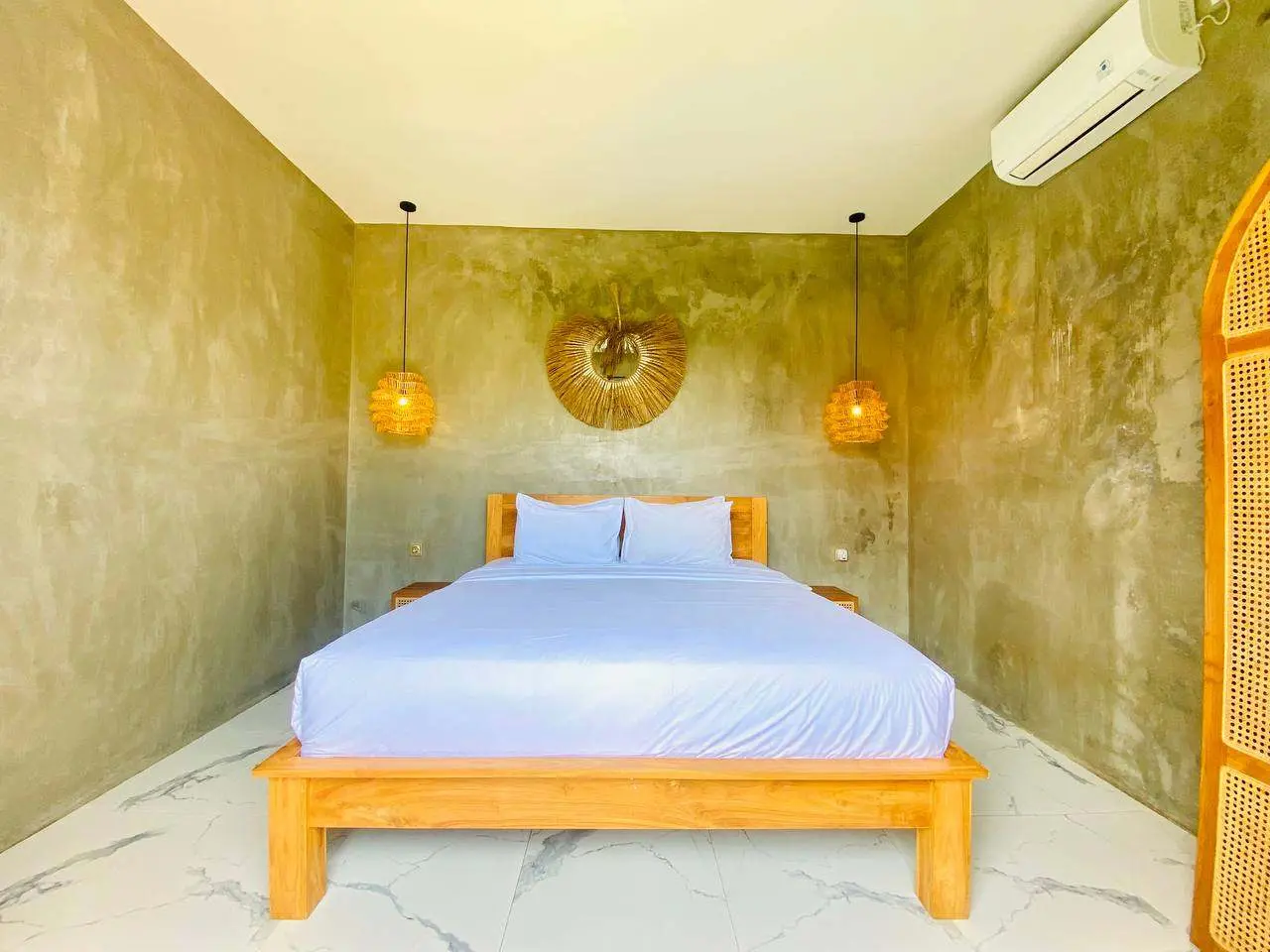 Balinese Modern Industrial Villa in Berawa 2 Bedrooms — image 4