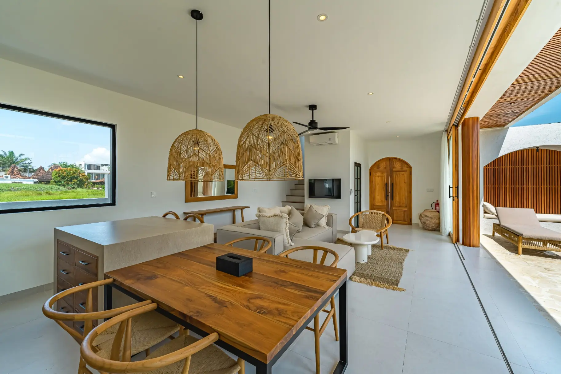 Terra Calma : New Stylish 2BR Villa 5 Mins to Seseh Beach! — image 2