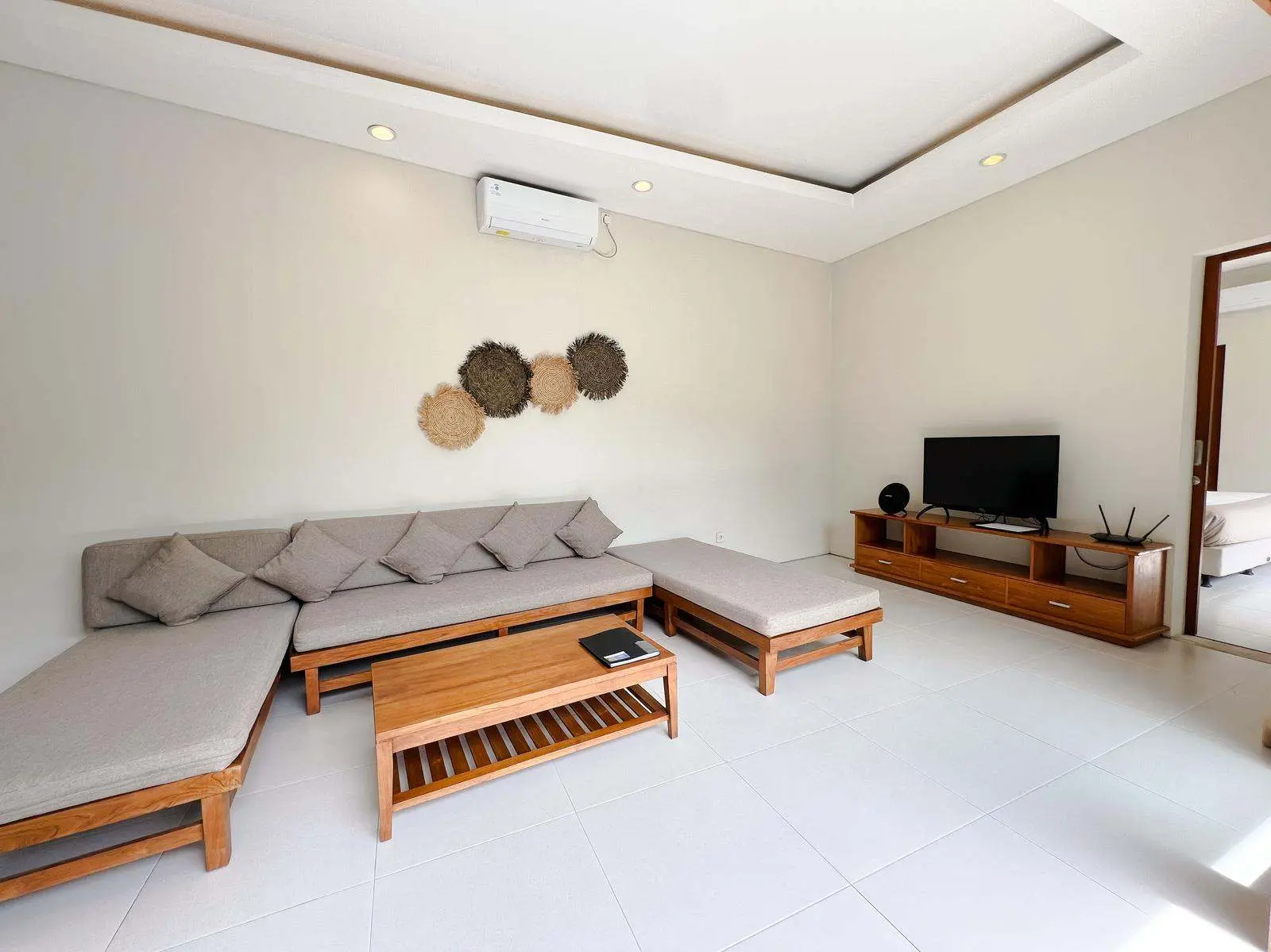 2 BEDROOM MODERN MINIMALIST VILLA FOR RENT IN BERAWA – IB25 — image 2