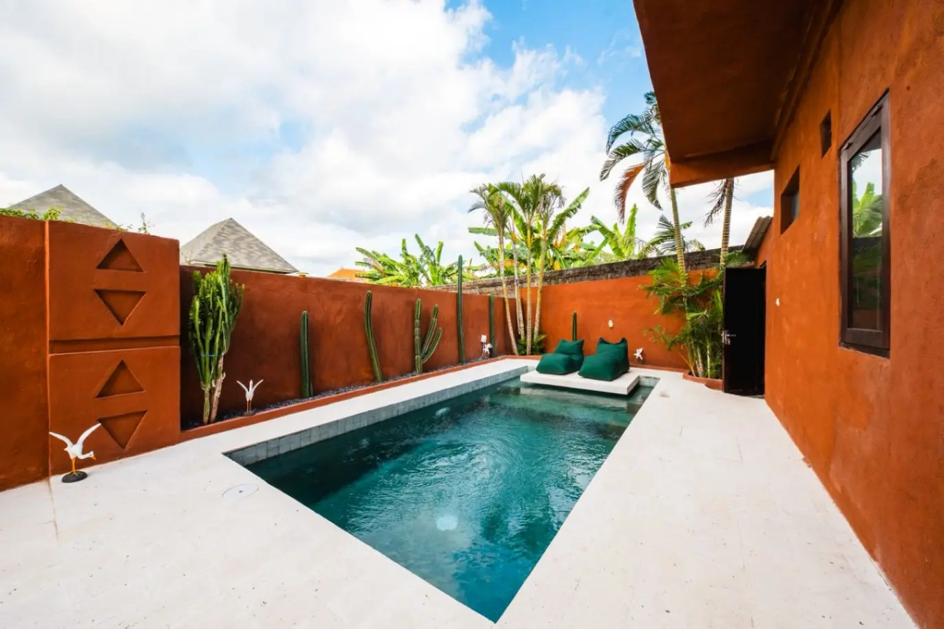 3 Bedrooms Moroccan Villa Style in Secludes Oasis Nyanyi Area - AR15 — image 1
