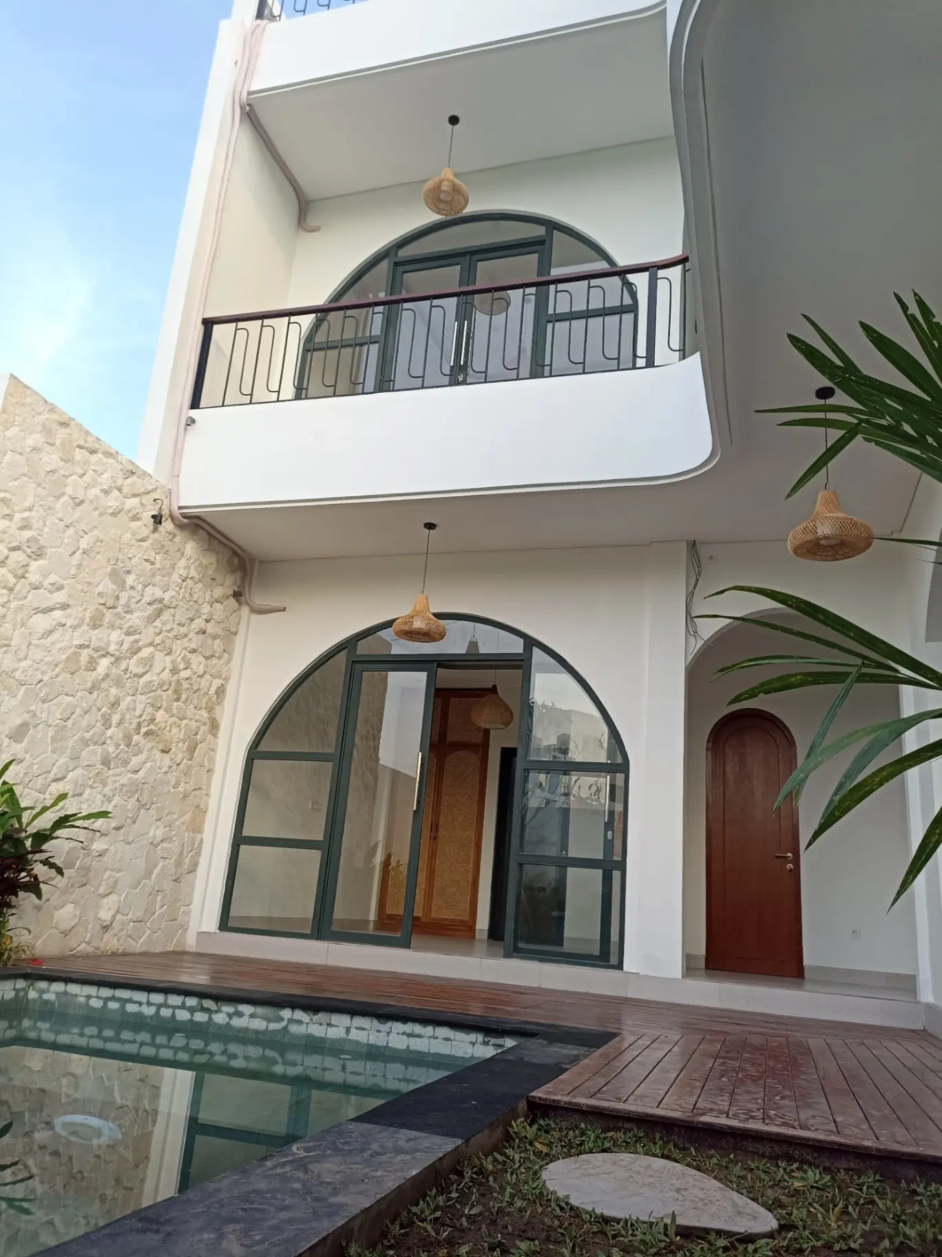 Brand new semi furnished villa with rice field view in Pererenan