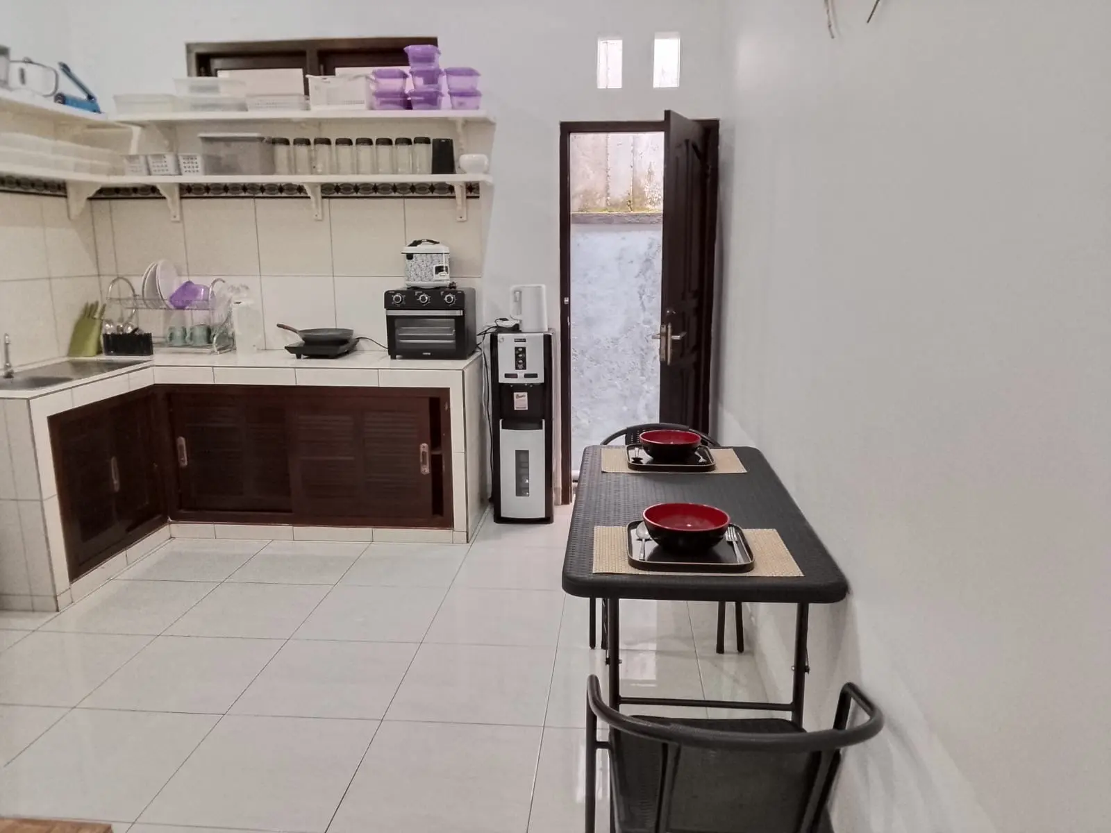 2 bedroom villa with pool in central Lovina — image 2