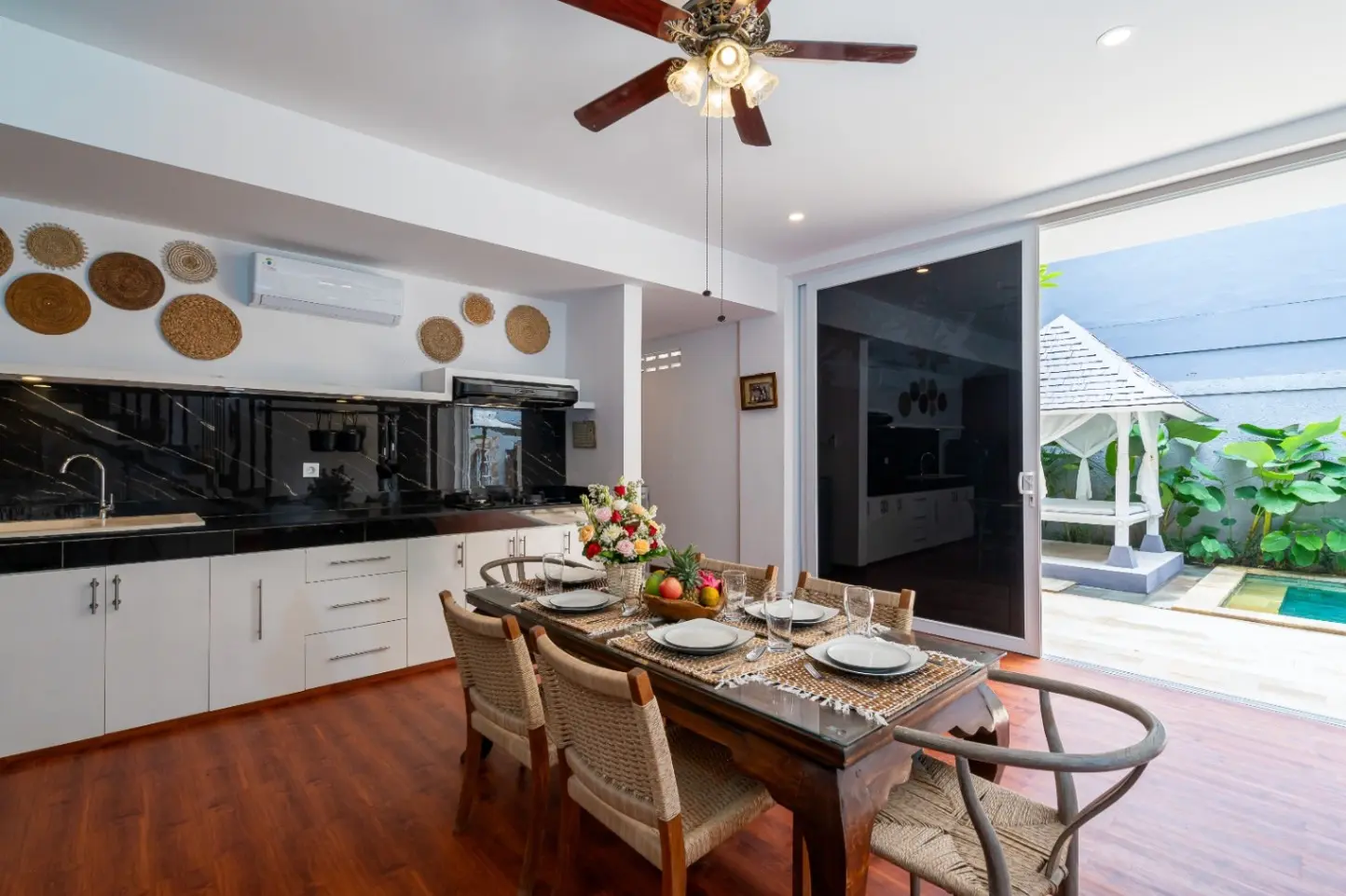 FOR SALE 3 BR VILLA in UMALAS — image 1