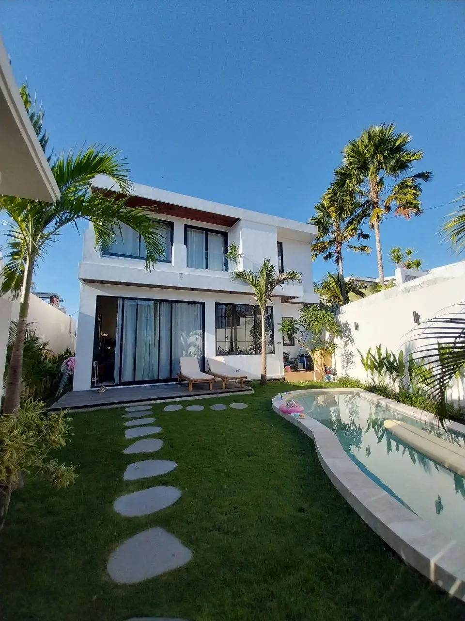 ✨ Your Tropical Dream Awaits in CANGGU! ✨