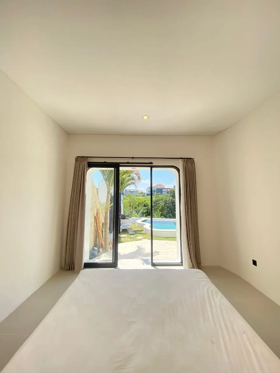 Brand New Villa 4 Bedroom at Padang Linjong 10 Minute by Bike Pererenan Beach — image 4