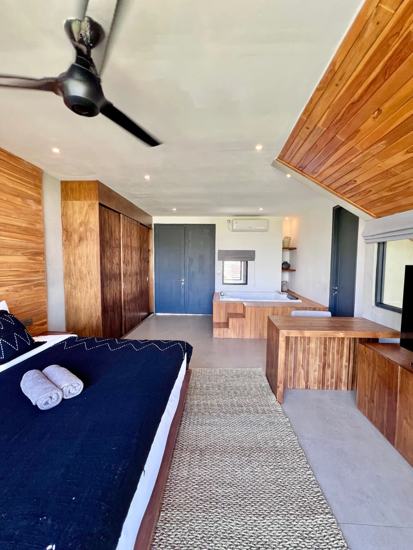 2BR Modern Villa Walking Distance to Seseh Beach — image 4