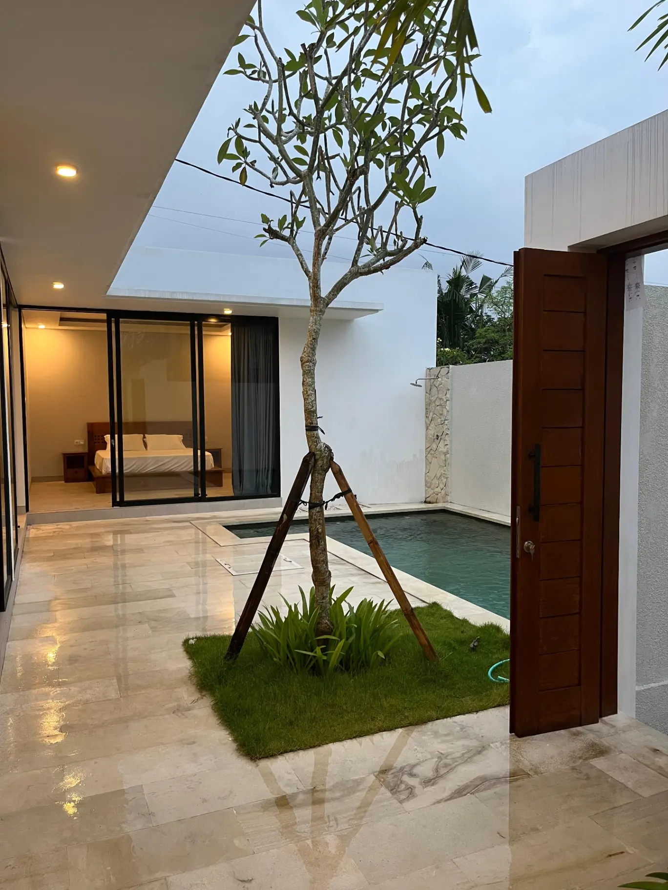 Yearly Rental – 3BR Private Villa Batu Belig Seminyak