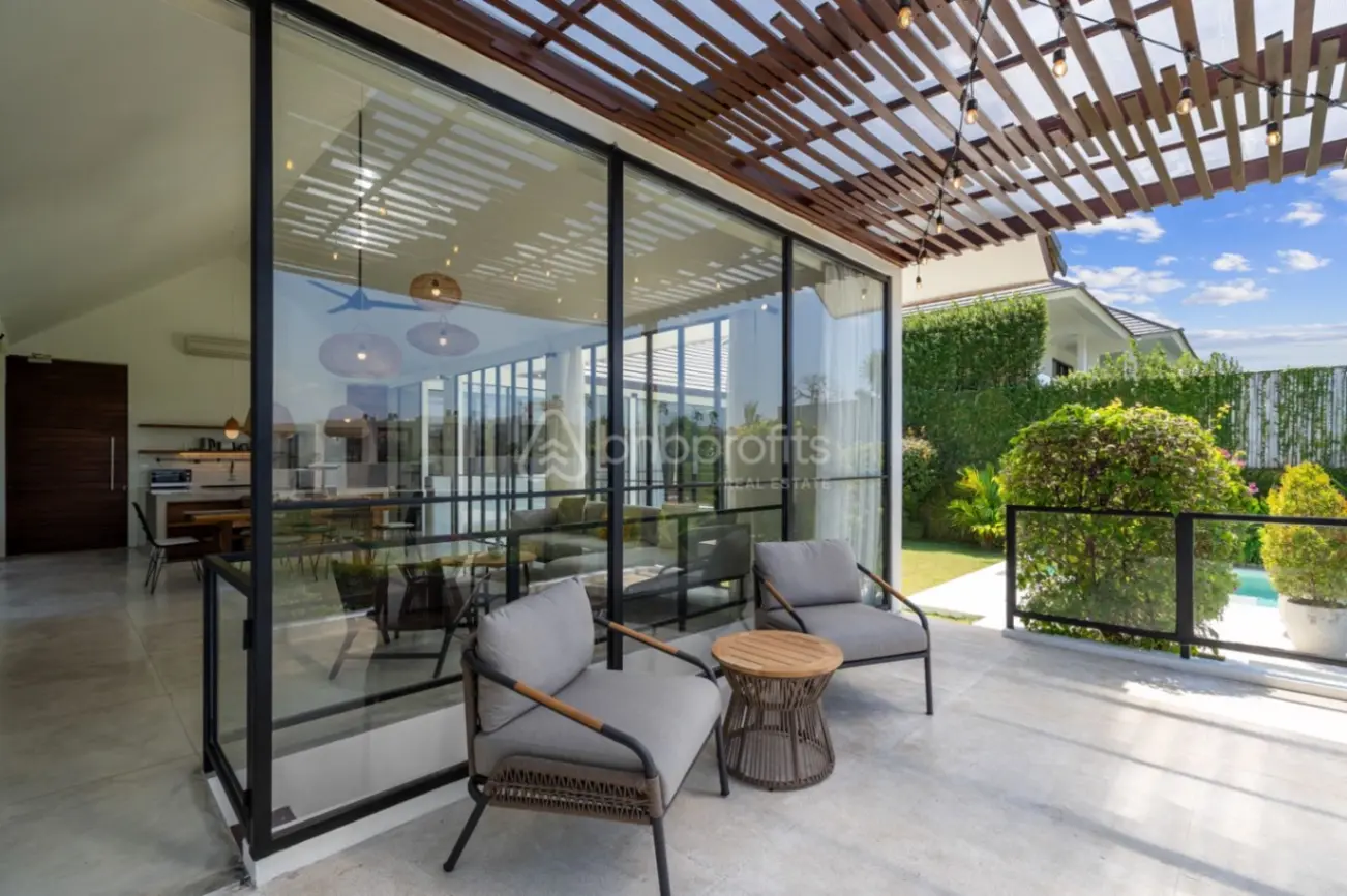 Stylish 3-Bedroom Villa in the Heart of Berawa — image 3