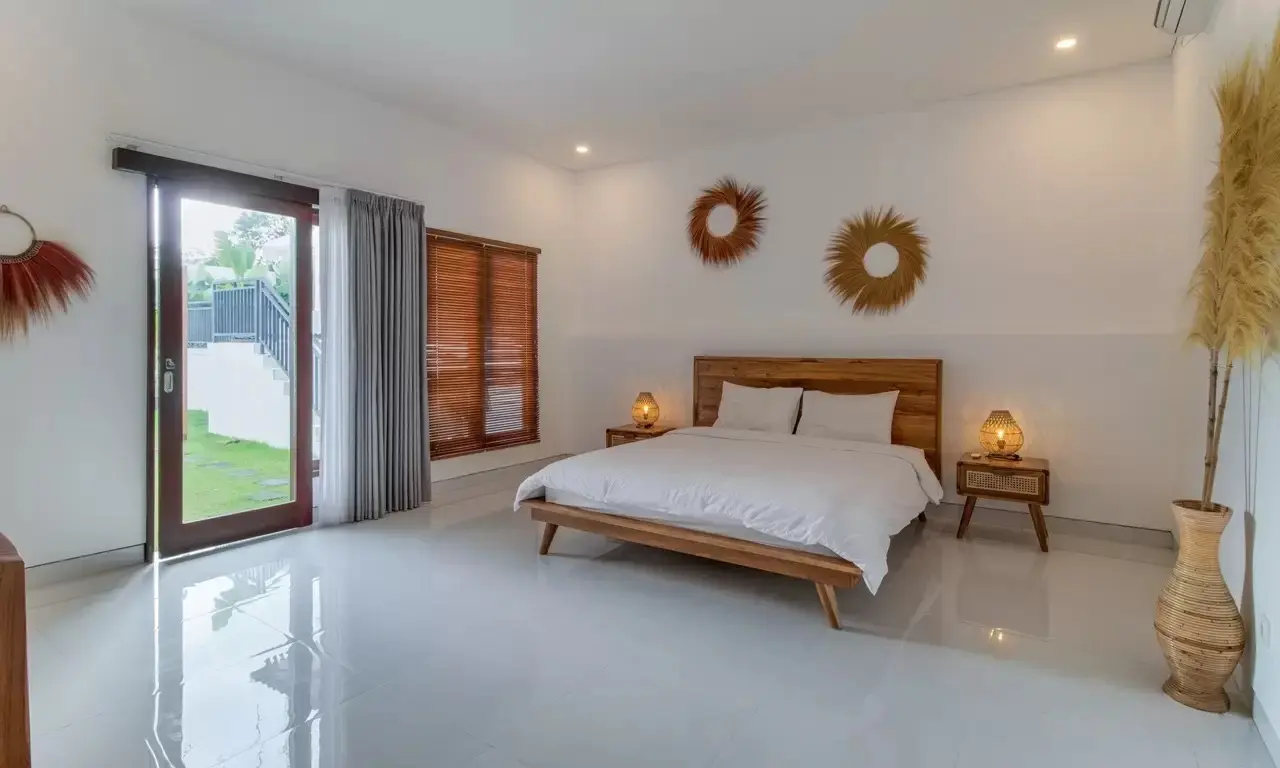 4 bedroom spacious villa in Canggu with rooftop — image 3