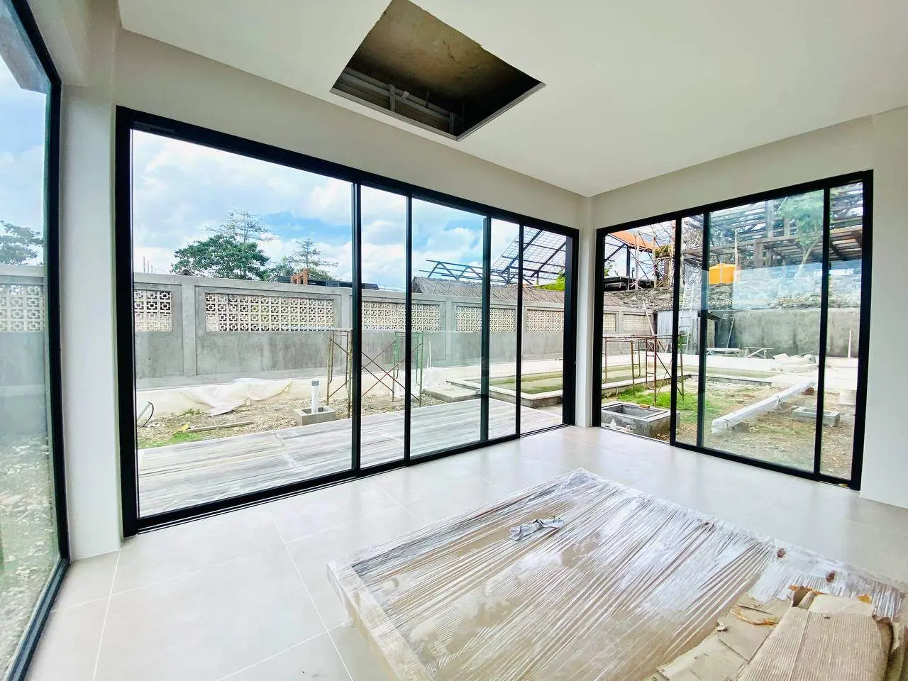 TROPICAL MODERN 4-BEDROOM VILLA IN BINGIN — image 2