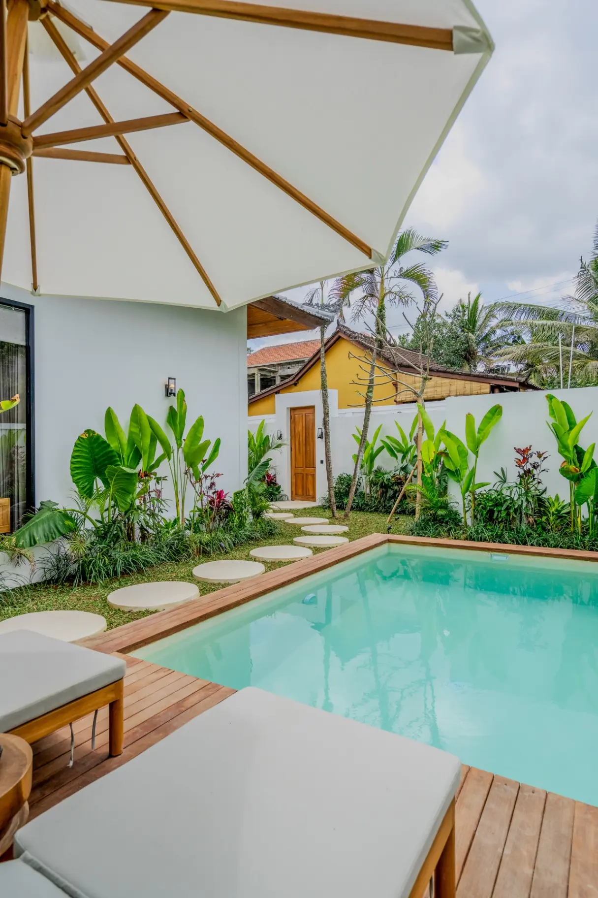 Alpha - Central Ubud Refined 1BR Villa - Pool & Bathtub