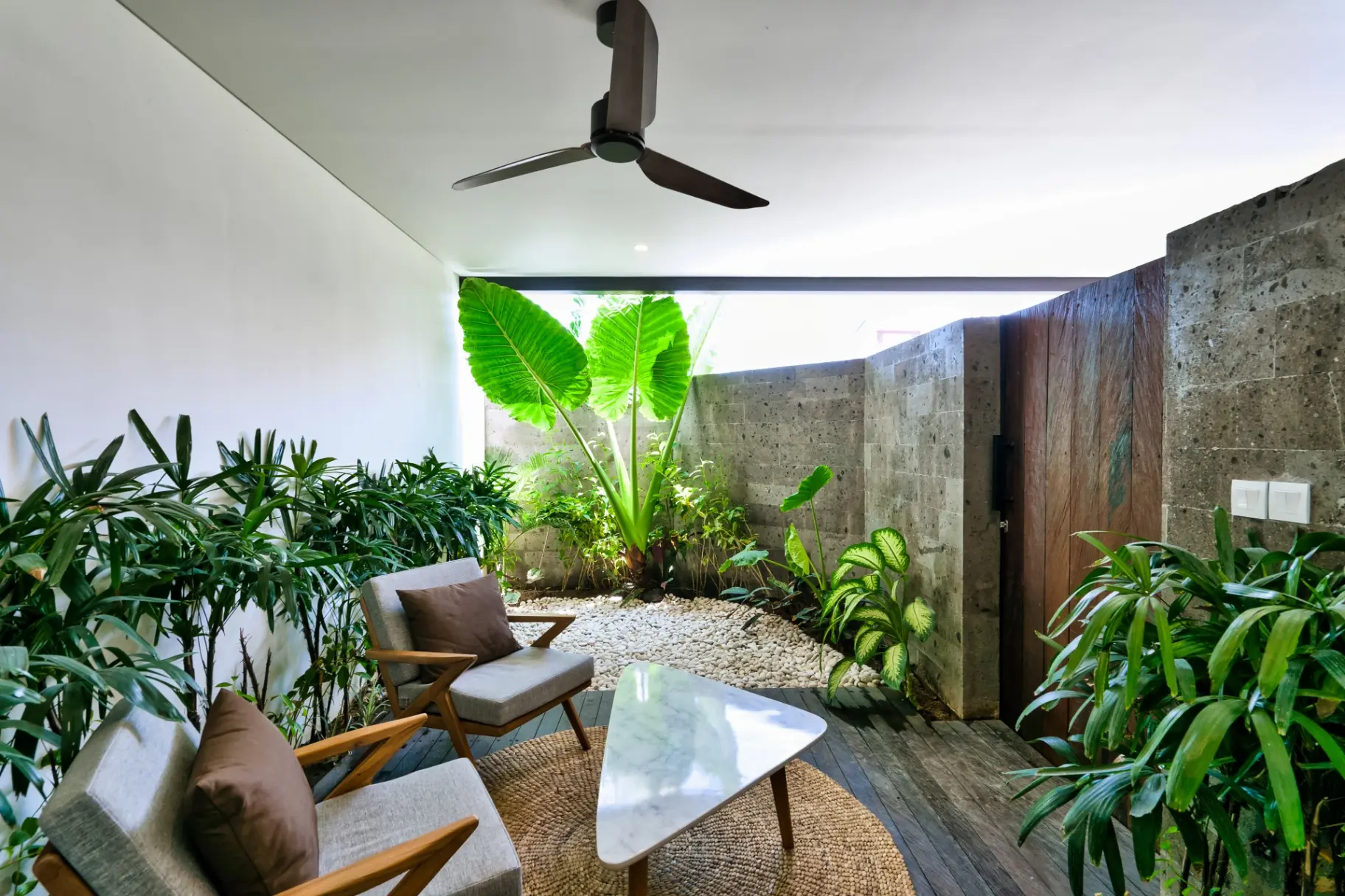 Berawa Townhouse Unit 5 - 2BR Paddy View Villa w/ Rooftop & Jacuzzi — image 2