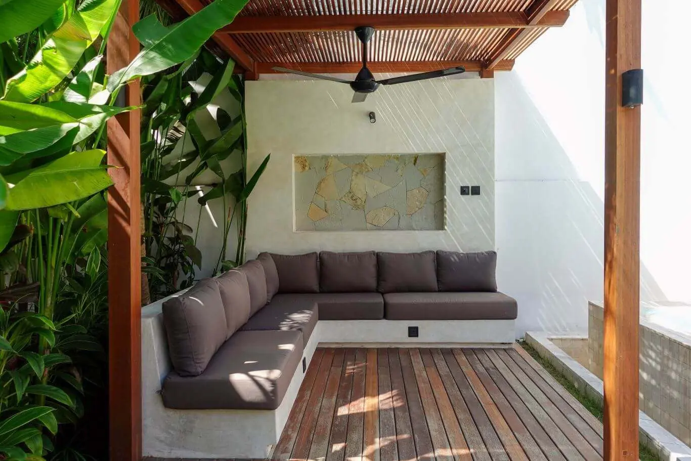 2-Bedroom Villa with Jungle-Edge Ambience in Cepaka — image 3