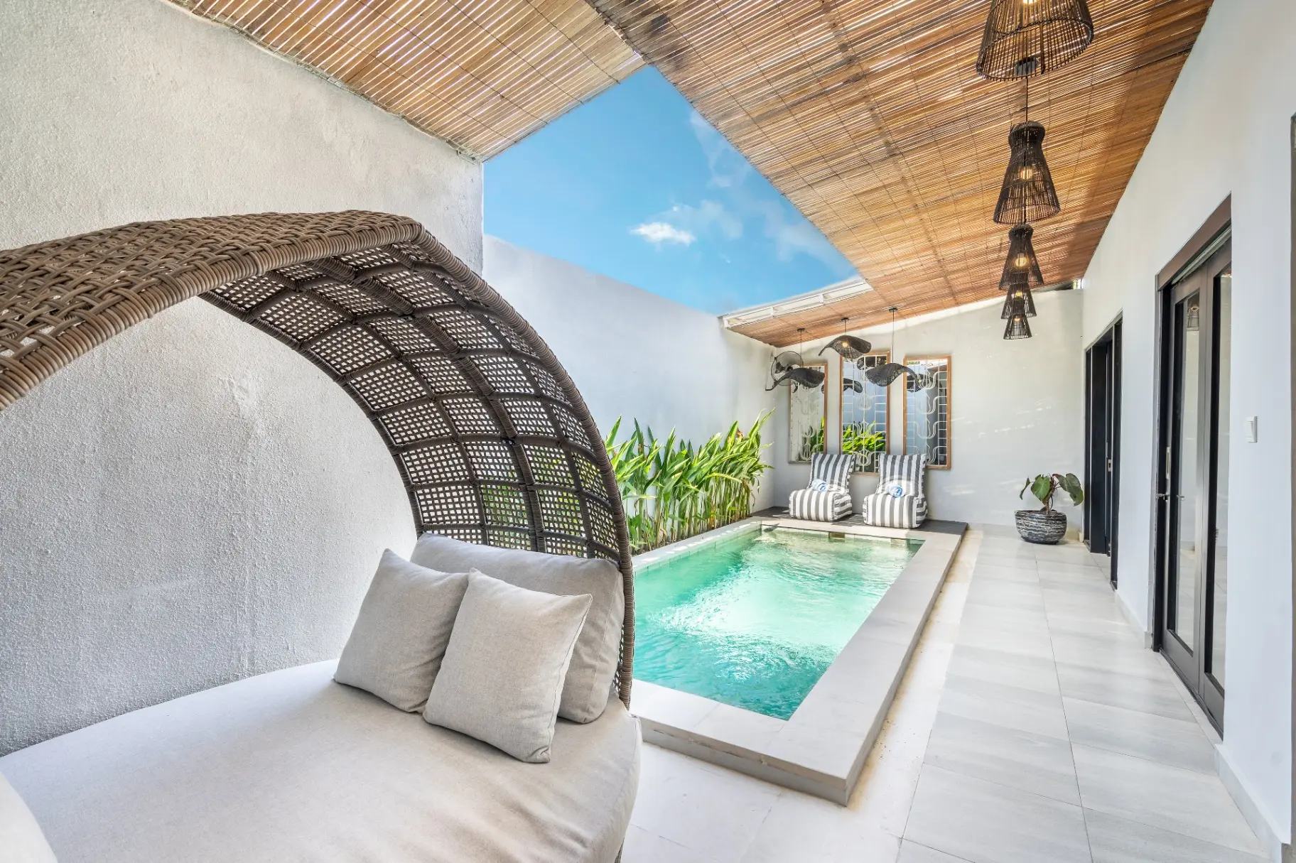 New Modern Comfort Pool Villa Near Berawa beach
