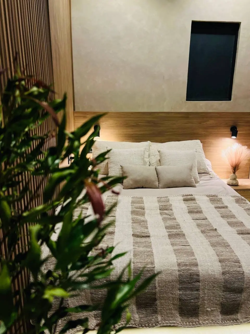 1 BEDROOM MODERN MEZZANINE HOME WITH RICE FIELD VIEW IN CANGGU BABAKAN — image 4